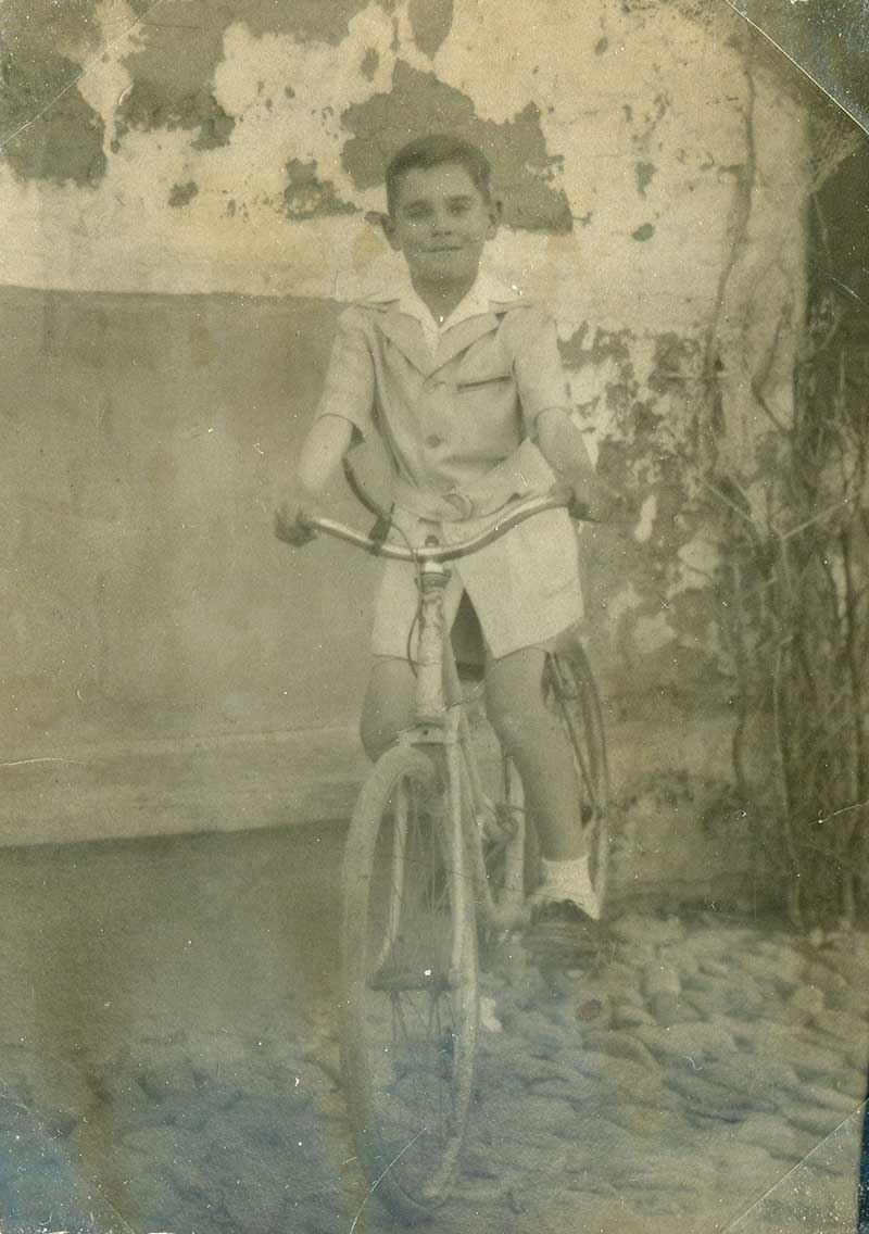 Mariano en bicicleta